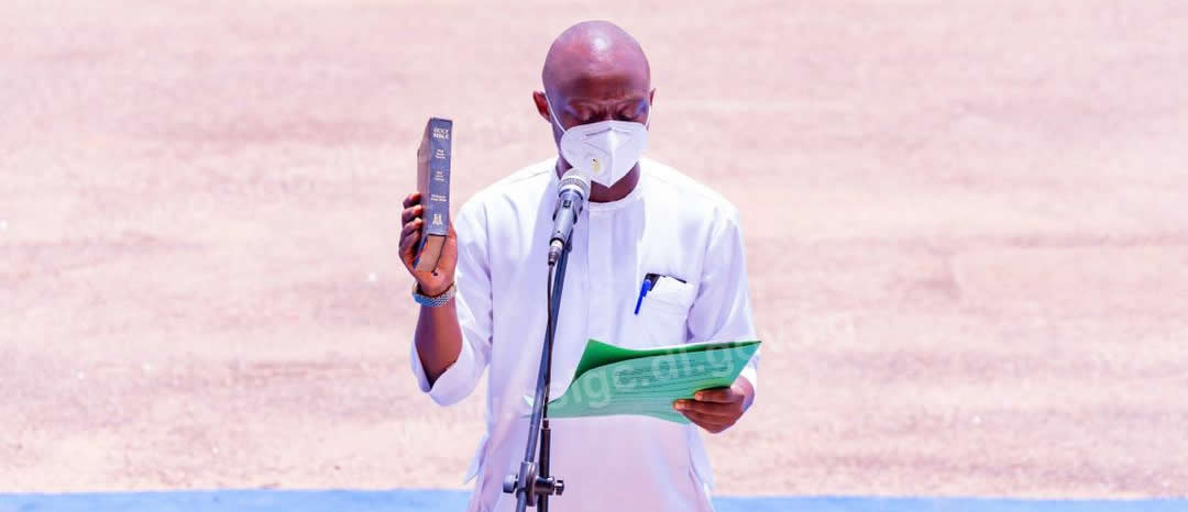 Hon Ezenyili Kelvin Obi swears the oath of Office